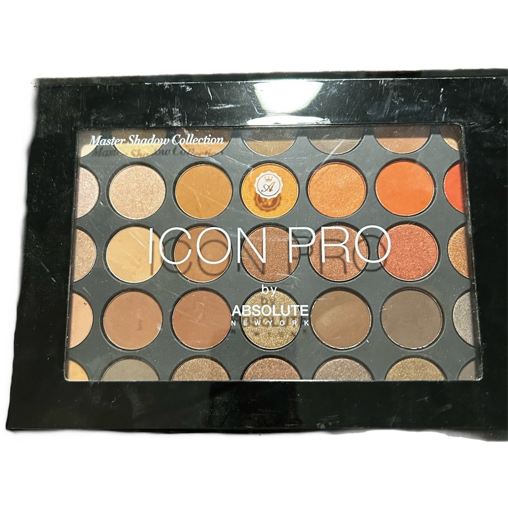 Icon Pro eyeshadow palette
